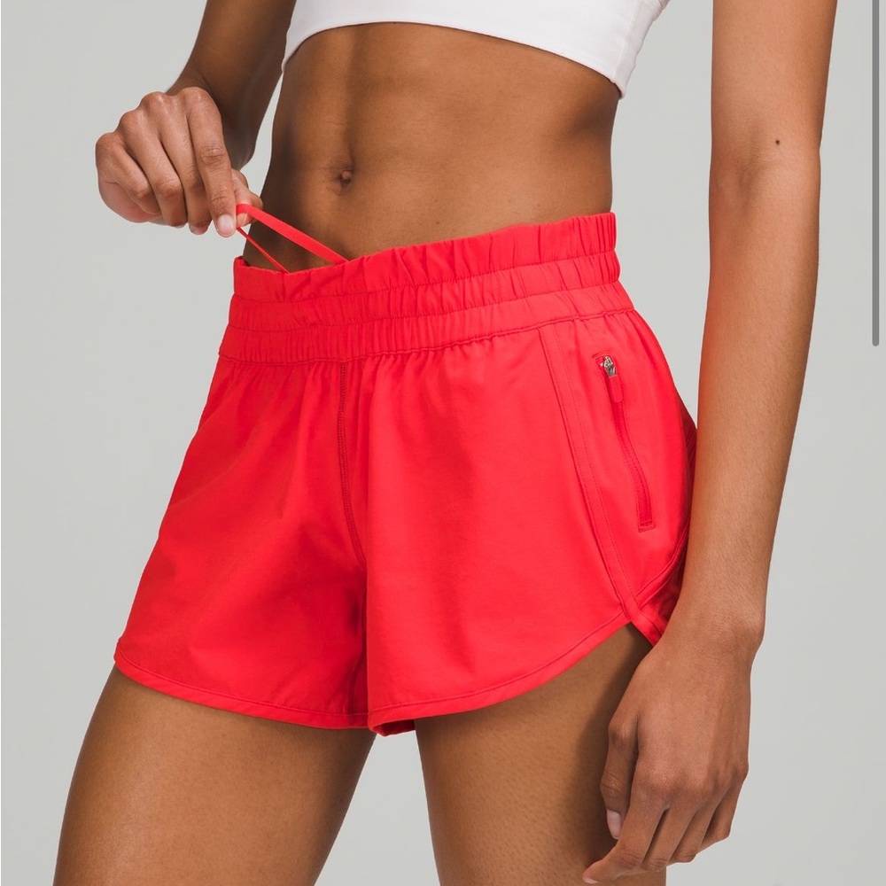 lululemon tracker LR short 4”
